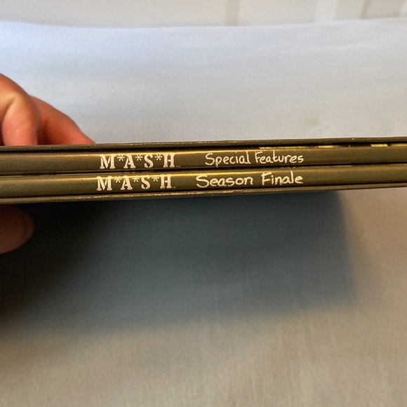 MASH DVD set - Picture 3 of 4